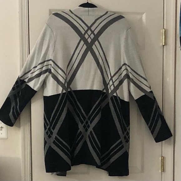 Jones Studio - Women’s Black and Gray Cardigan Sweater - Picture 2 of 3
